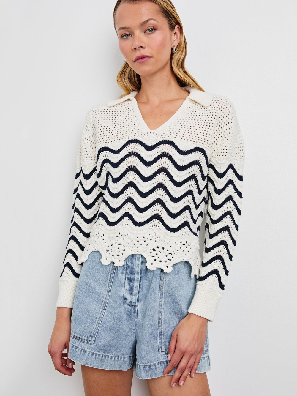 Rails Cream and Navy Crochet V-Neck Sweater with Scallop Hem Size L